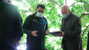 دیدار فرمانده سپاه ثارالله با خانواده شهید شیخ عباس علیدادی در روستای سرمشک