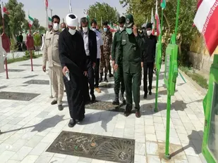 برای سر بلندی و استقلال ایران اسلامی انسانهای بزرگی جان خود را فدا کرده اند