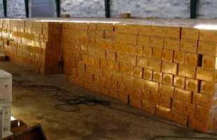 کشف بیش از ۹ تن روغن خوراکی خارج از شبکه توزیع در بهار