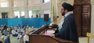 شهدا برای حفظ نظام و انقلاب از دنیای خود گذشتند