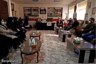 دیدار جمعی از هنرمندان با امام جمعه ملایر