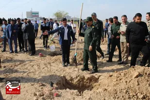 کاشت نهال به همت سپاه شوشتر در هفته منابع طبیعی