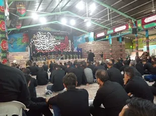 اجرای گروه سرود ترنم انقلاب در طرح بصیرت خانوادگی گلستان شهدای اصفهان