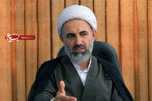 امام خمینی سیاستمداری متدین بود