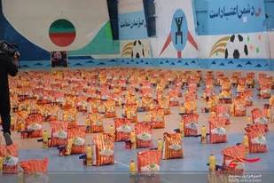 توزیع ۱۰۰۰ بسته غذایی کمک های مومنانه در شهرستان دلفان