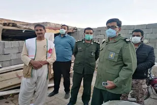 تداوم خدمات جهادی جهادگران بسیجی در حاشیه شهر زاهدان