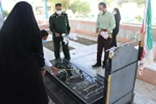 هفته تعاون در چابهار با غبارروبی و عطرافشانی مزار شهدا آغاز شد