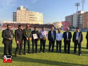 تجلیل از پدر والامقام شهید محسن حسین نیا در خلال بازی نساجی و تراکتور
