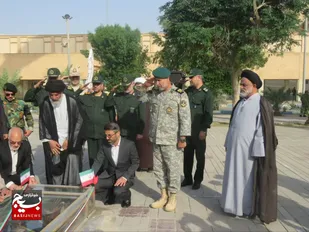 مراسم صبحگاه مشترک نیروهای مسلح در سالروز آزادسازی خونین شهر در صحن مسجد جامع خرمشهر