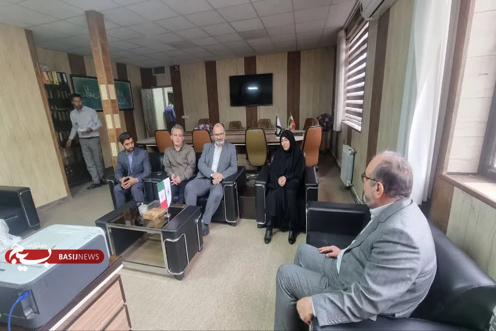 میز خدمت دستگاهها خط مقدم پاسخگویی به مردم است میز خدمت دستگاهها خط مقدم پاسخگویی به مردم است