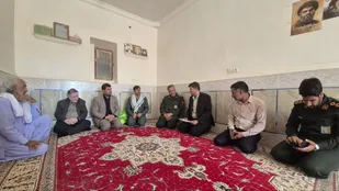 دیدار مسئولان شهرستان زهک با خانواده شهید والامقام اکبر عسکری
