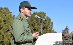 انقلابی گری تنها راه حل مشکلات کشور در تمامی حوزه ها است