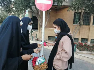 توزیع رزق معنوی به همت کمیته خواهران خادم شهدای گرمسار