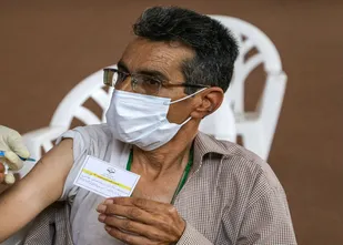 ۲۰۰ هزار دُز واکسن کرونا در ایلام تزریق شد