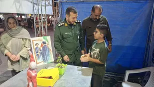 برپایی غرفه علم و فناوری دانش&zwnj;آموزان در میدان امام خمینی(ره) گرمسار