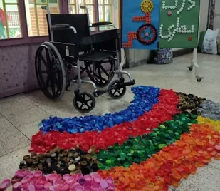 یک دستگاه ویلچر برای یک معلول سبزدشتی خریداری شد