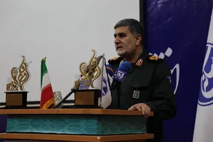 نقد و مطالبه رسانه ها در راستای ارتقای وضعیت موجود و امیدآفرینی باشد
