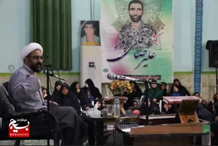 مشکلات اقتصادی و سیاسی ریشه در مدیریت افکار عمومی توسط دشمن دارد