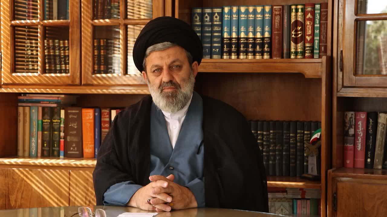 هدف جنگ نرم دشمن تغییر هویت جوانان ایرانی است