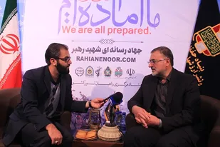حضور سردار سلیمانی در غرفه ستاد مرکزی راهیان نور کشور