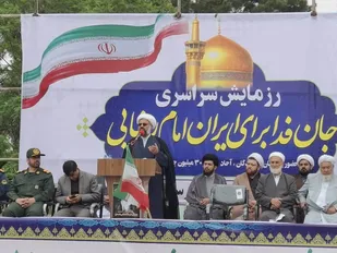 جبهه حق به پرچمداری ایران در مقابل جبهه استکبار ایستاده/نبرد حق و باطل همیشگی است