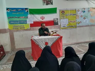 ایستادگی مادر برابر استکبار جهانی ریشه در حماسه حسینی دارد