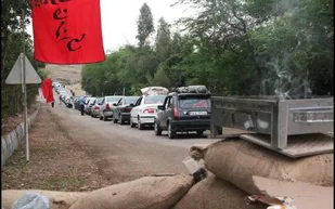 استقبال زائران راهیان نور تهرانی از مناطق عملیاتی دفاع مقدس به صورت خانوادگی و با خودروهای شخصی