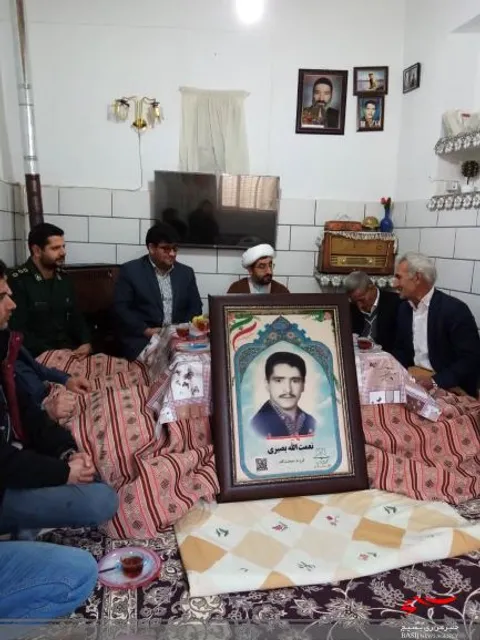 دیدار با خانواده شهید در روستای جزنق بخش زالیان شهرستان شازند