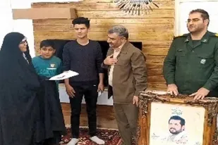 دیدار نماینده فرمانده کل سپاه با خانواده شهدای مدافع حرم مرند
