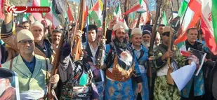 راهپیمایی پرشور عشایر لرستان در رثای رهبر شهید و اعلام حمایت از نیروهای مسلح