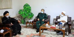 تفکر بسیجی لازمه این انقلاب است/ در توسعه و تعمیق تفکر و صدور اندیشه بسیجی همت کنید