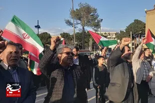 تجمع مردم دامغان در حمایت از عملیات غرورآفرین سپاه&nbsp;