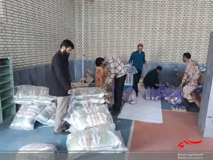تقدیم 100بسته های عیدانه در بن