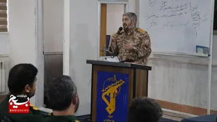 تغییر جامعه از تحول درونی افراد آغاز می&zwnj;شود/ در مسیر انقلاب منتظر دیگران نباشیم