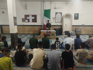 نشست روشنگری و بصیرتی هفته دفاع مقدس در مسجد شهرک چهاربنیچه برگزار شد