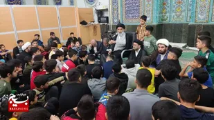 حضور نماینده ولی فقیه استان خوزستان در بین معتکفین دانش آموزی رامهرمز