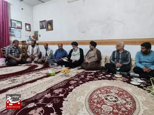 خانواده شهدا از افتخارات کشور هستند