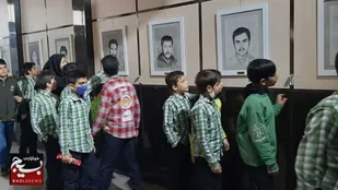 استقبال دانش آموزان مدارس از نمایشگاه سرو قامتان سرخ گلستان