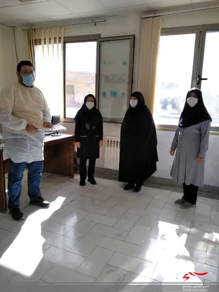 تقدیر از کادر درمان توسط پایگاه عطیه شهر راز