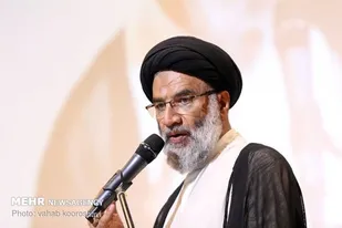 باید با افرادی که چشم طمع به موقوفات دارند قاطعانه برخورد کرد