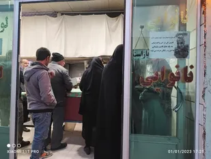 توزیع نان رایگان با هزینه&zwnj;های مردمی به یاد سردار سلیمانی