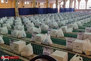 ۱۳۰۰ بسته معیشتی بین نیازمندان کمیجان توزیع شد