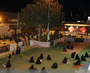 پرچم امام حسین علیه السلام در طول تاریخ بالا قرار دارد.