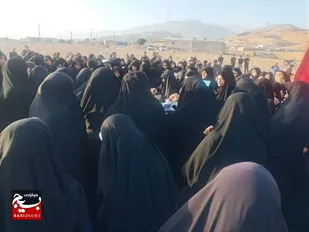 دیدار جمعی از بانوان فعال انقلابی اهواز با خانواده شهید قنبری