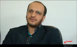 در دوران مبارزات انقلاب نقش اصناف و بازاریان برجسته بود