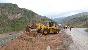 اصلاح پیچ مرگ در  جاده قزوین رشت در حال انجام است