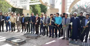تجدید میثاق مسئولین شهرستان عنبر آباد با آرمانهای شهدا به مناسبت هفته دولت