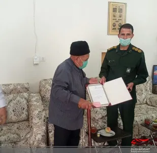 دیدار فرمانده سپاه فراهان با خانوداه شهید &laquo;محمد حسن نیکچه&raquo;