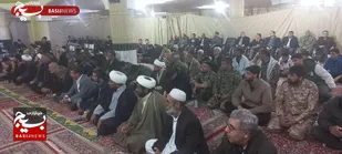 مردم صالح آباد به احترام شهدای مقاومت تمام قد ایستادند
