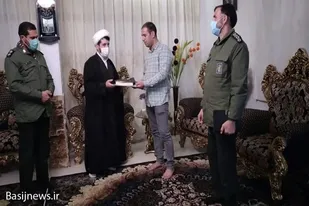 دیدار فرمانده سپاه فامنین با خانواده شهید بیگلری